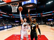 篮网击败老鹰继续保持领先